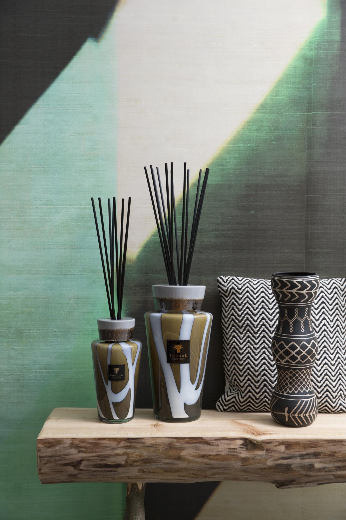 BAOBAB TOTEM Ваза-диффузор для аромата Agate из коллекции Stone из стекла с керамическим горлышком