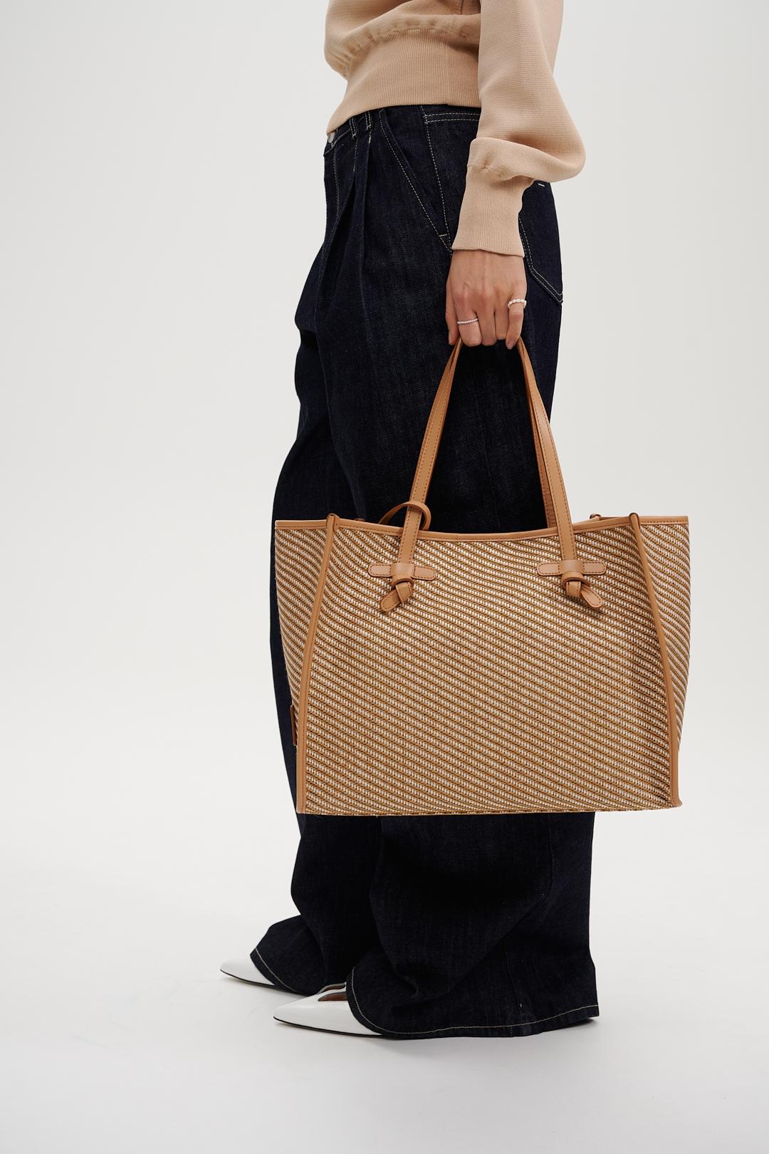 GIANNI CHIARINI Cумка-тоут Marcella диагоналевого плетения из рафии и хлопка песочного оттенка
