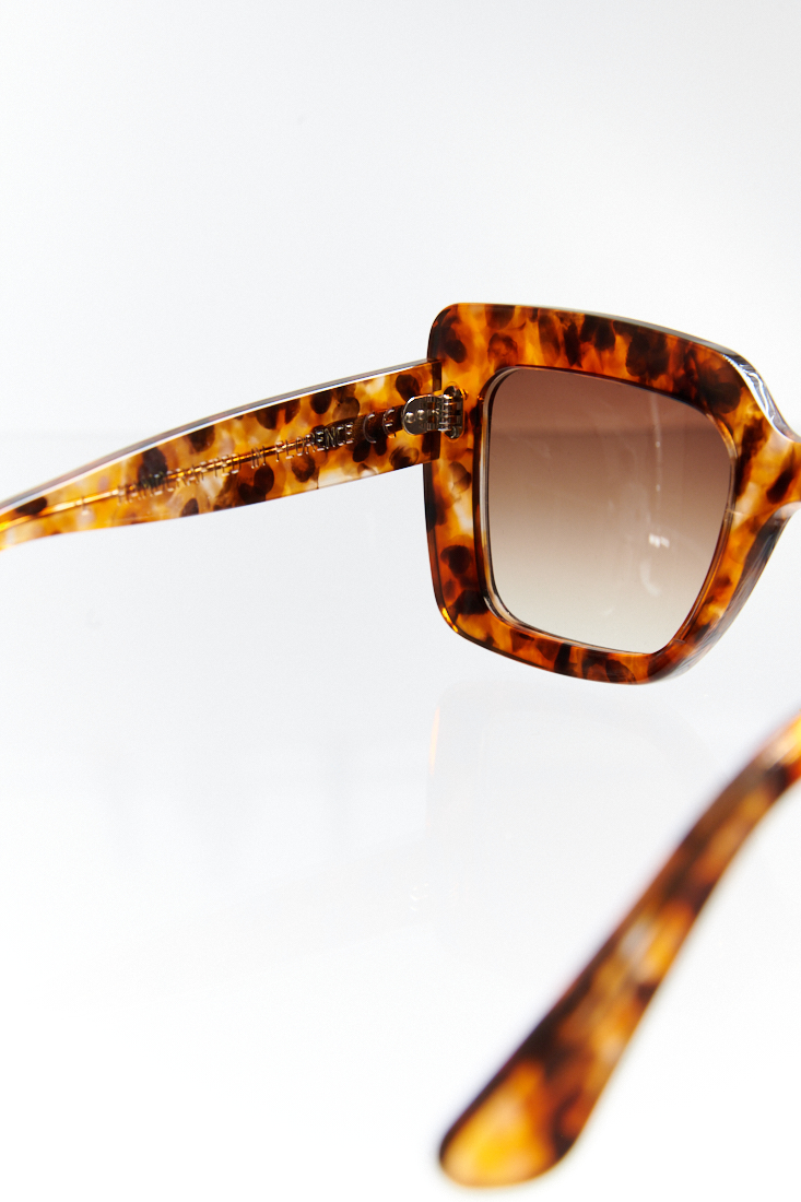 ANTICA OCCHIALERIA Солнцезащитные очки AMY  в оправе янтарного оттенка с переливами и линзами шоколадного оттенка