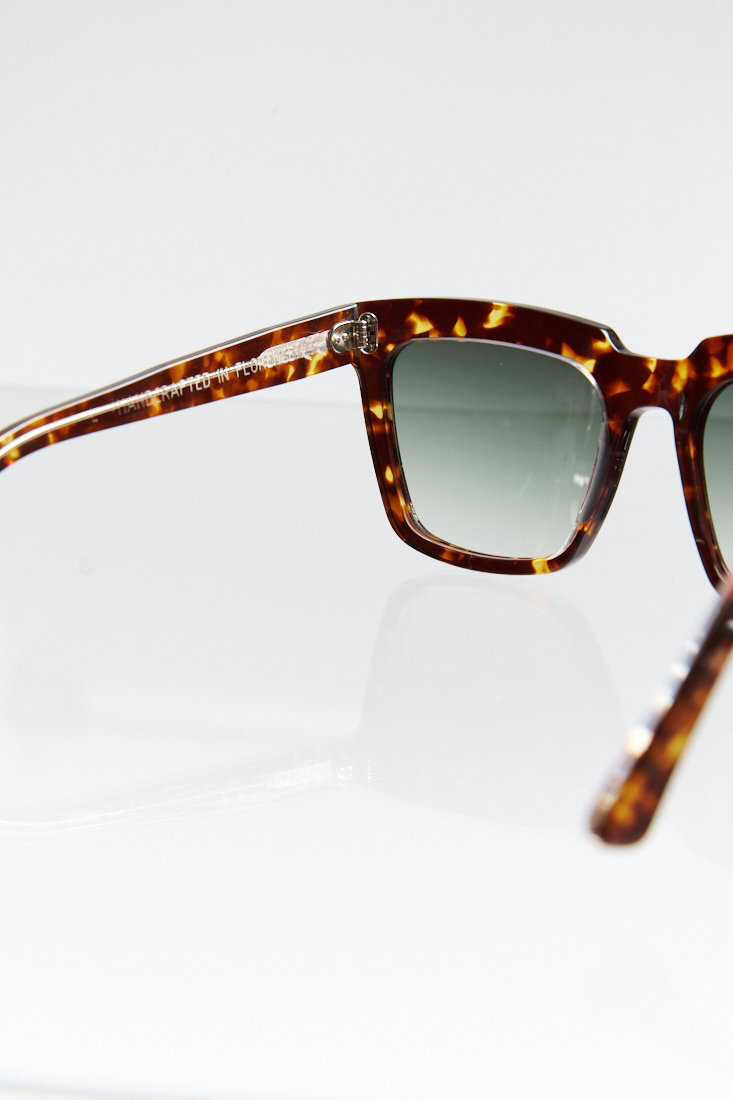 ANTICA OCCHIALERIA Солнцезащитные очки DEBRA в оправе классического оттенка под черепаху с дымчато-зеленоватыми линзами с эффектом деграде