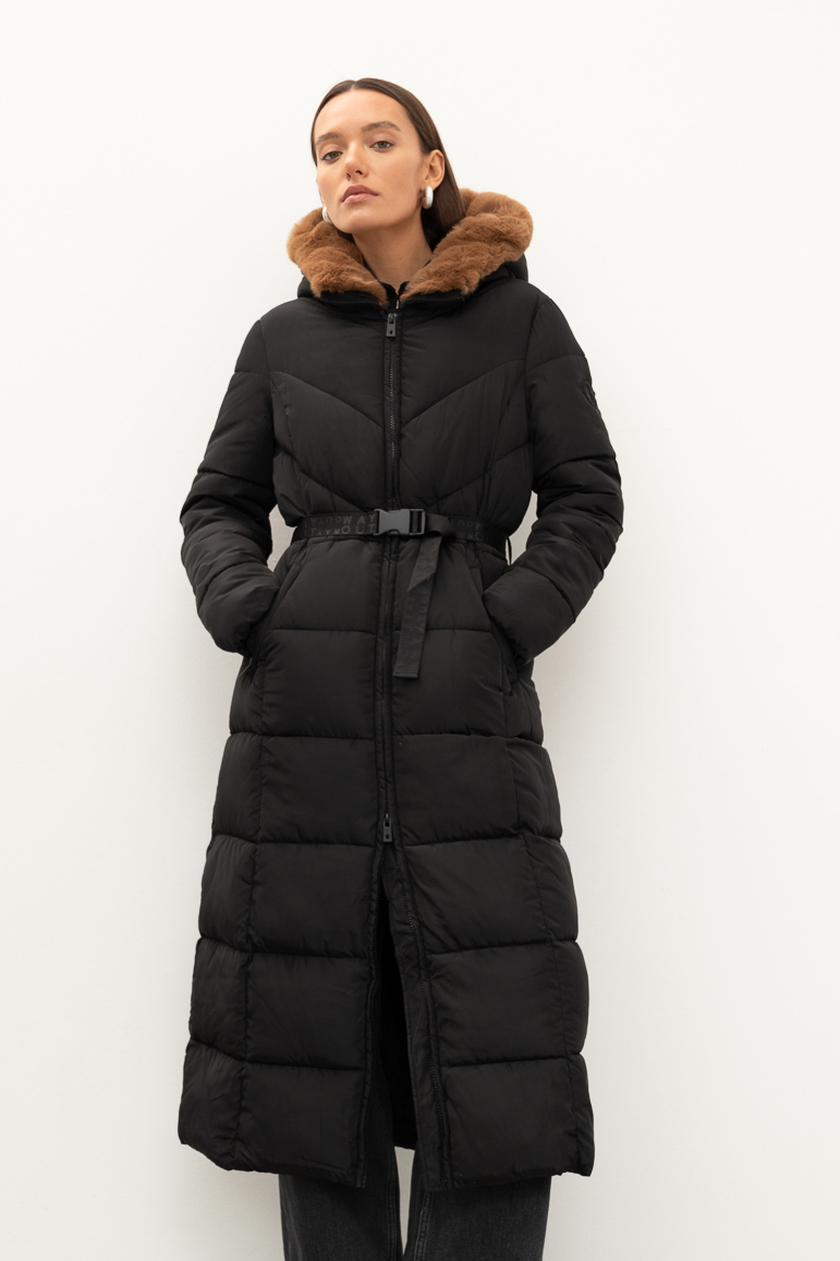 OTTOD'AME Пуховик длины макси из нейлона черного цвета с объемным капюшоном с отделкой из эко-меха