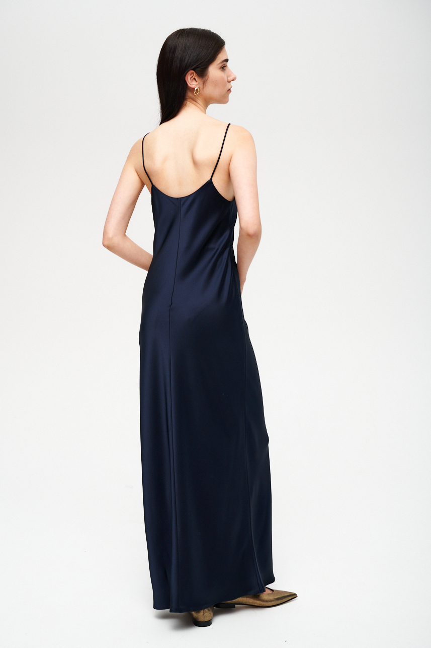 Roberto Collina Платье бельевого типа из плотного сатина оттенка черники