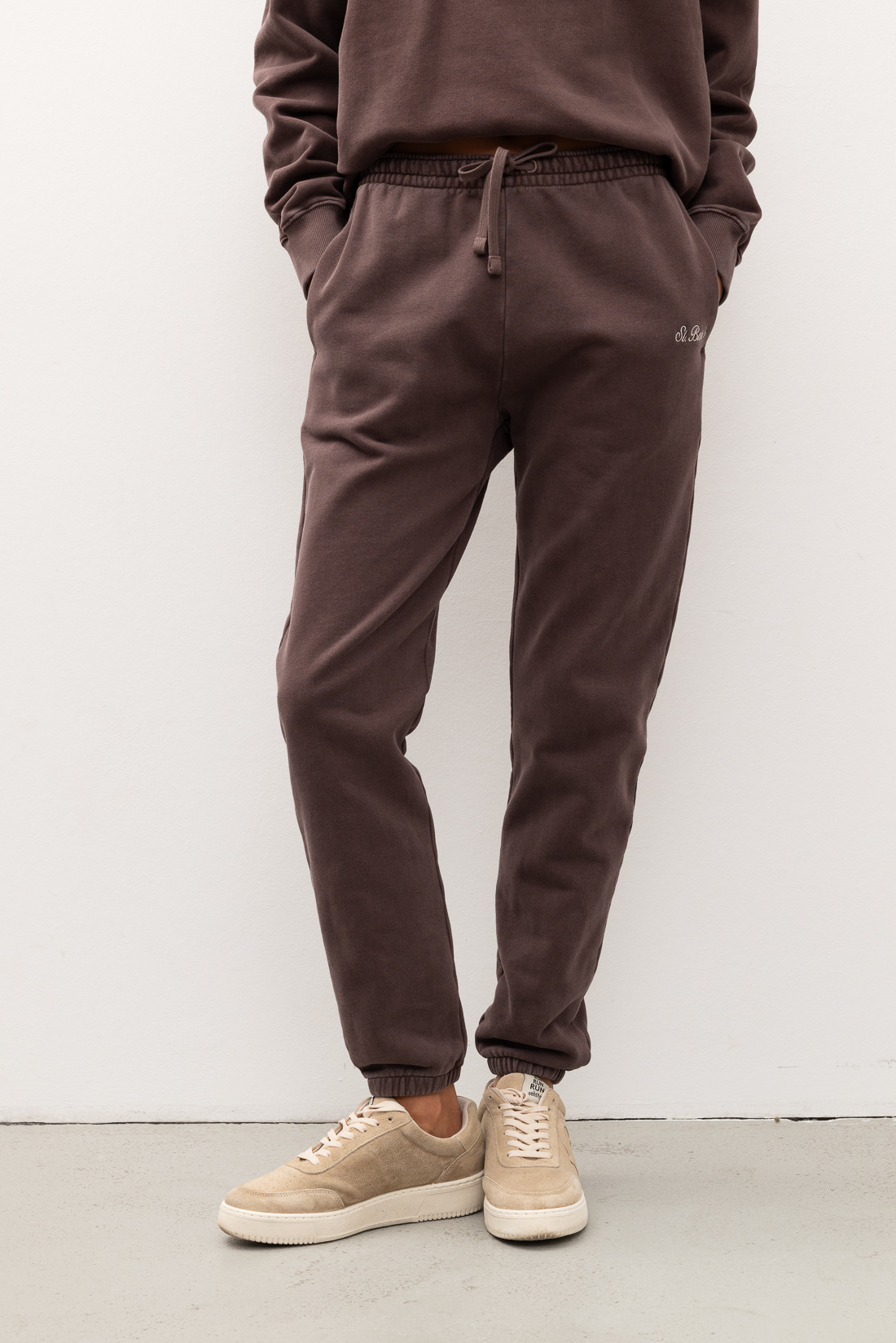 MC2 Saint Barth Джоггеры в винтажном стиле с минималистичной вышивкой.