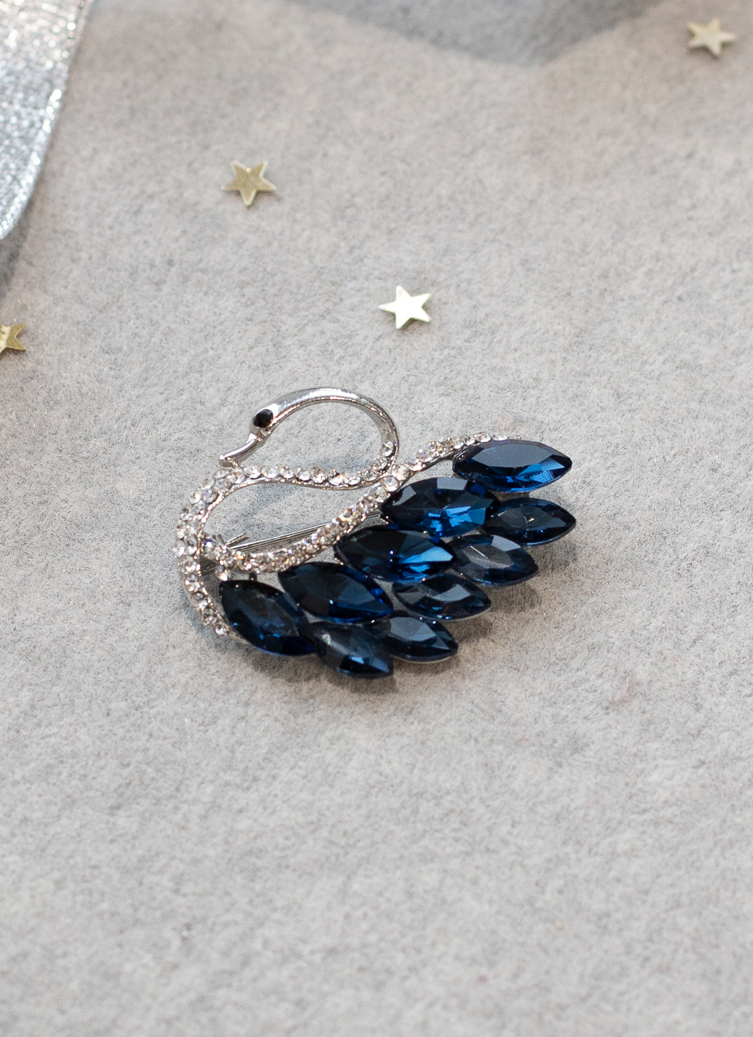 SABRINA SALIMBENI Брошь-лебедь с кристаллами в ассортименте