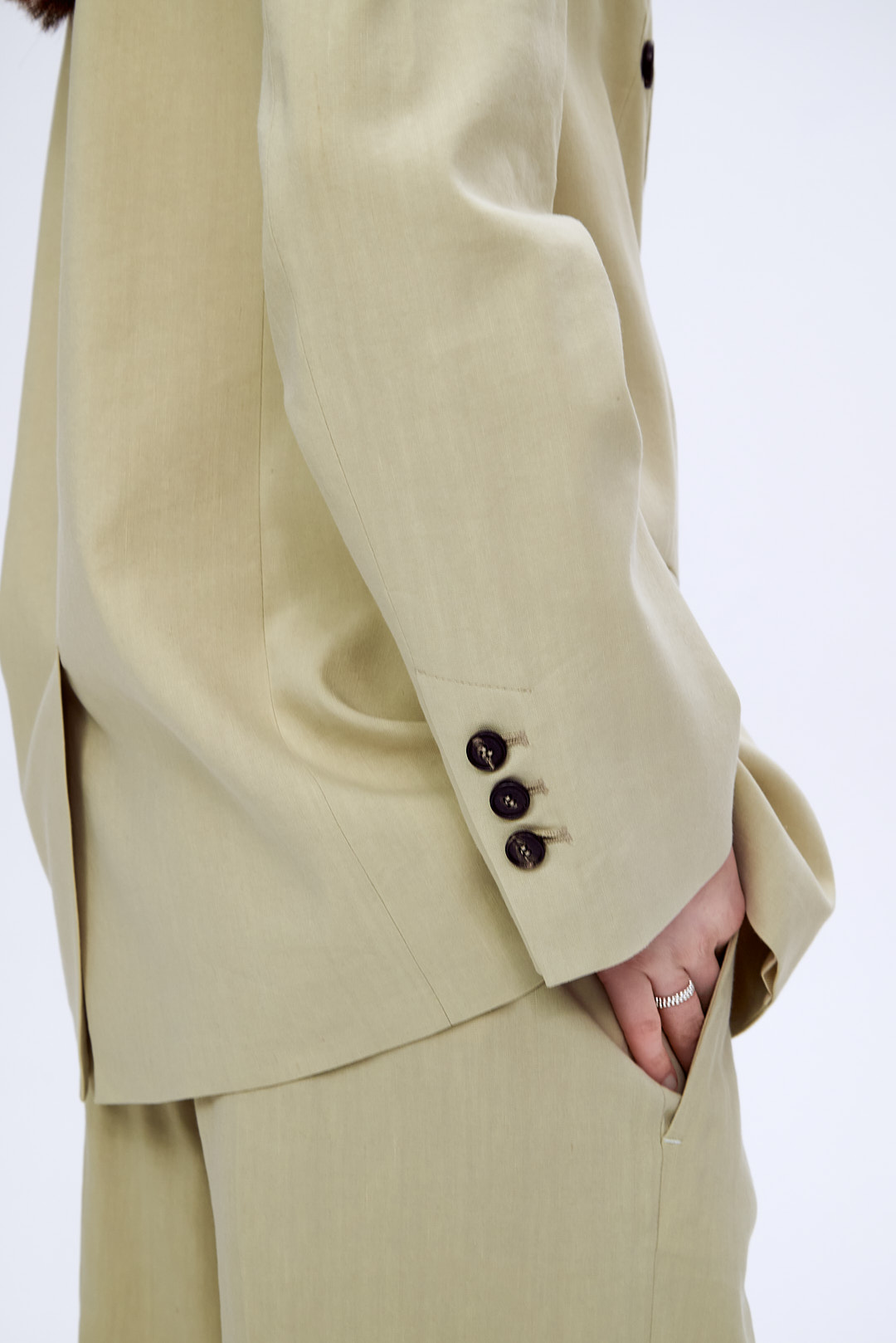 TELA Жакет мужского кроя двубортный из бленда органического льна и вискозы в оттенке алоэ