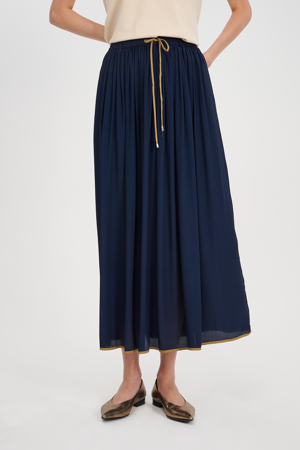 OTTOD'AME Юбка из струящегося шелка оттенка navy blue