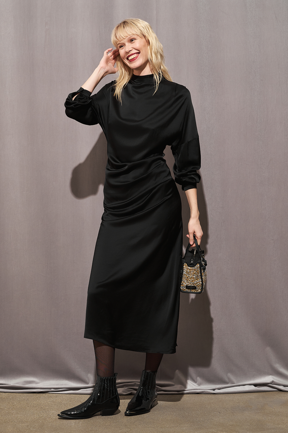 OTTOD'AME Платье длины миди с драпировками из струящегося сатина