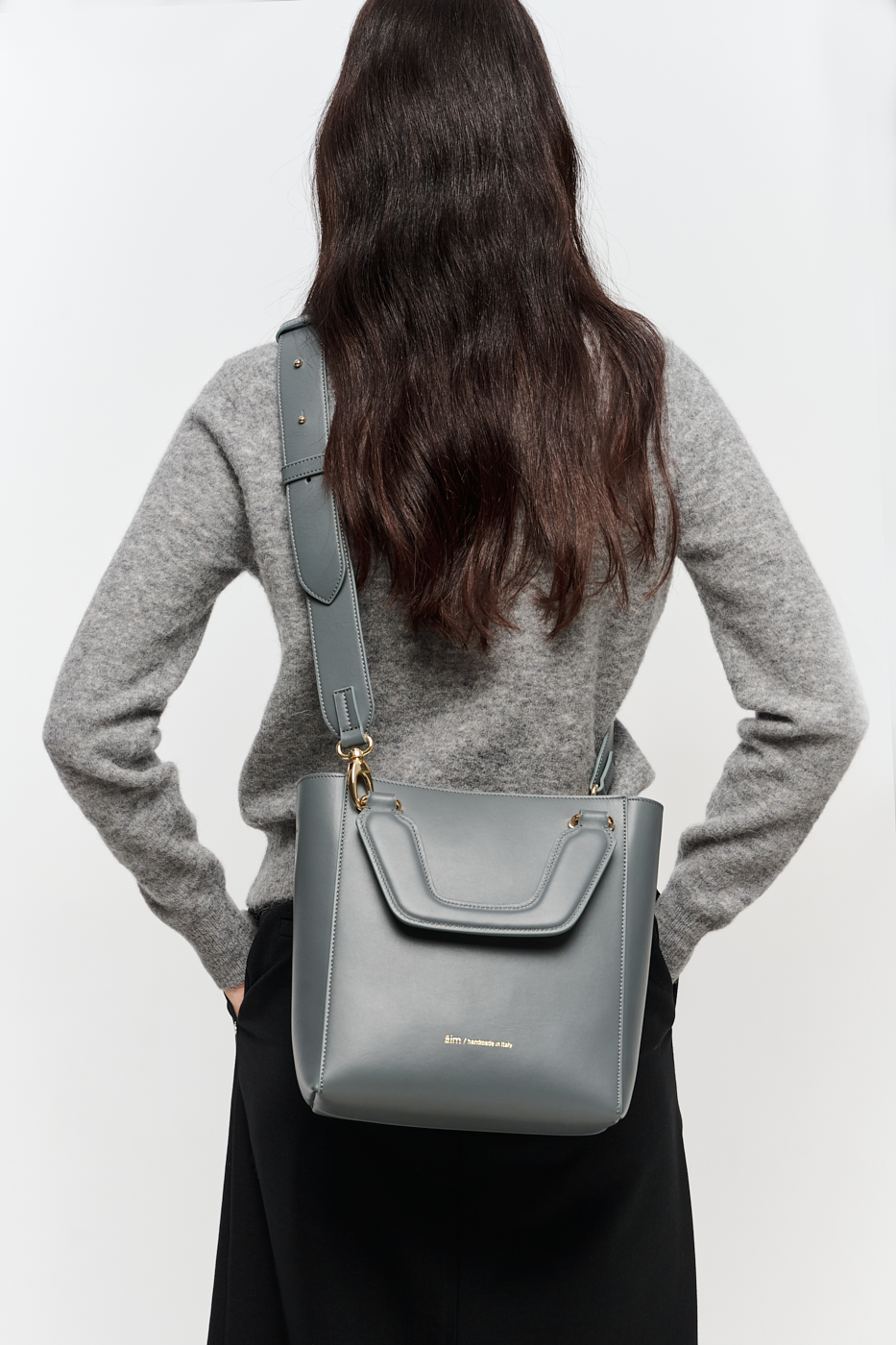 Āim Сумка SOPHIA mini в коже оттенка антрацит