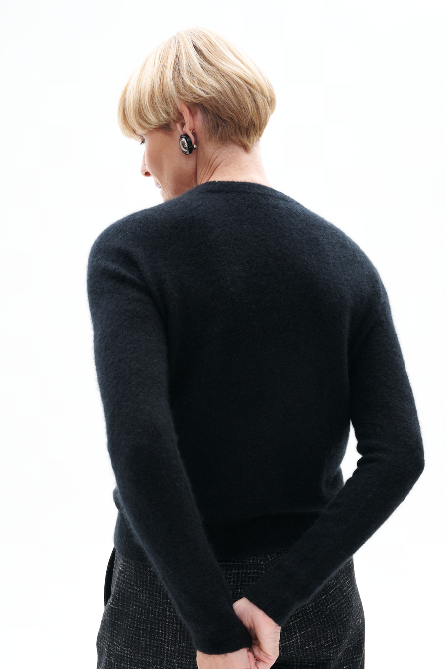 Roberto Collina Пуловер из премиального кашемира и шелка черного цвета