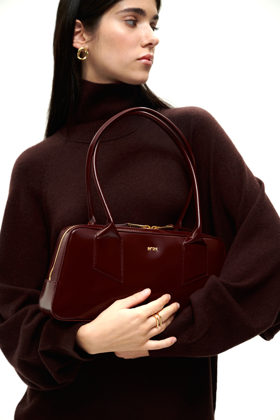 N21 Сумка Malibu Medium из премиальной кожи теленка оттенка бордо с матовым финишем