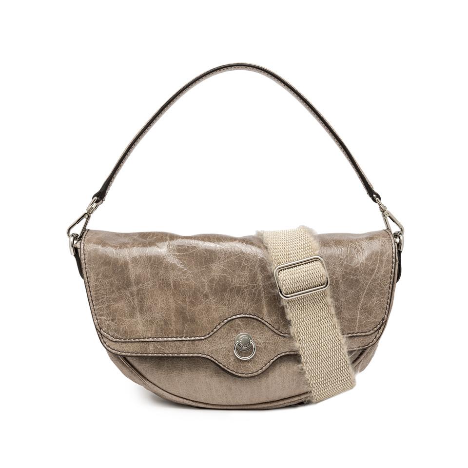 GIANNI CHIARINI Сумка WAXY седловидной формы из фактурной глянцевой кожи оттенка lamb