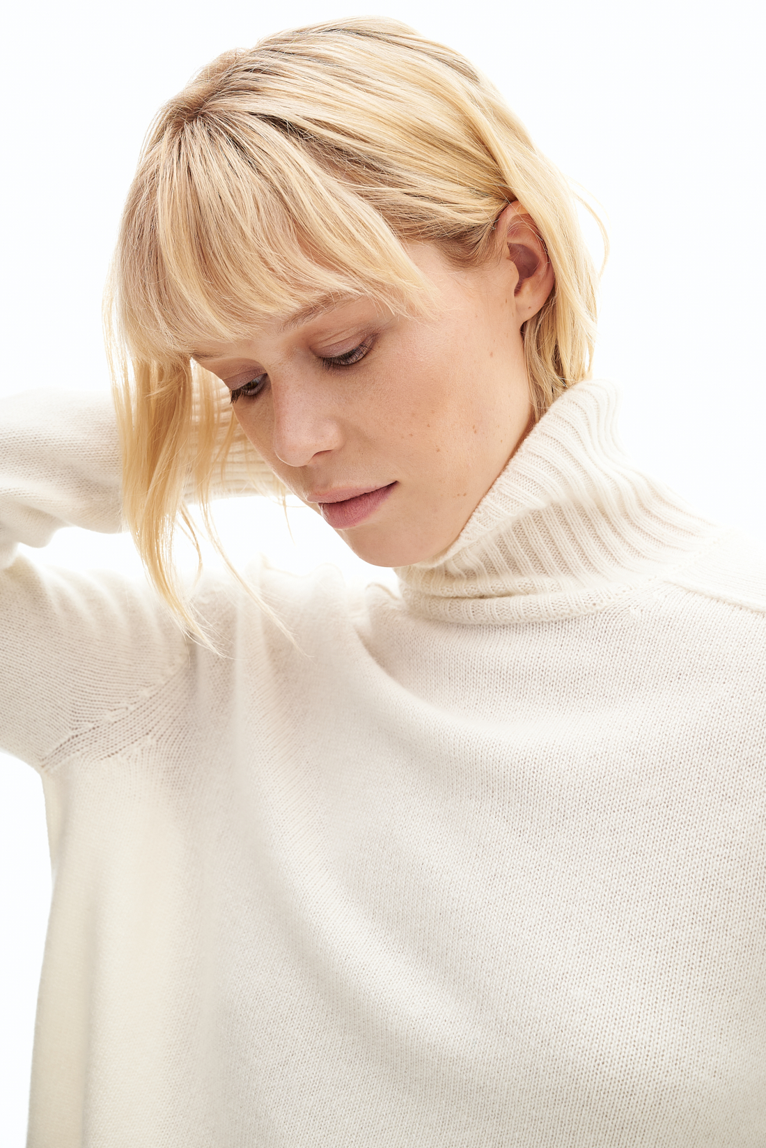 PHIILI Свитер с высокой горловиной из премиального итальянского кашемира молочного оттенка