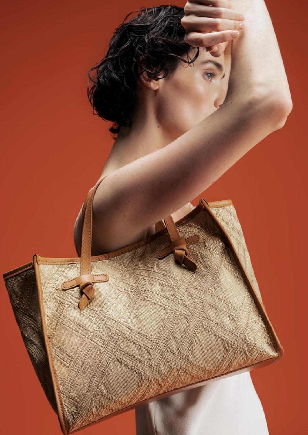 GIANNI CHIARINI Сумка-тоут MARCELLA 32 из жаккардовой рафии и хлопка натурального оттенка