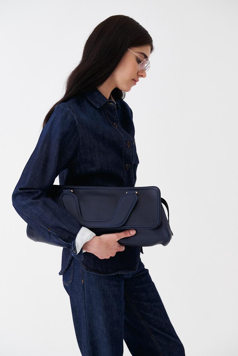 AIM Сумка OLIVIA из премиальной мягкой телячьей кожи оттенка navy blue