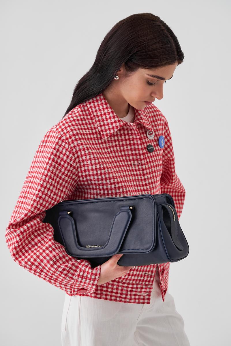 AIM Сумка OLIVIA из премиальной мягкой телячьей кожи оттенка navy blue
