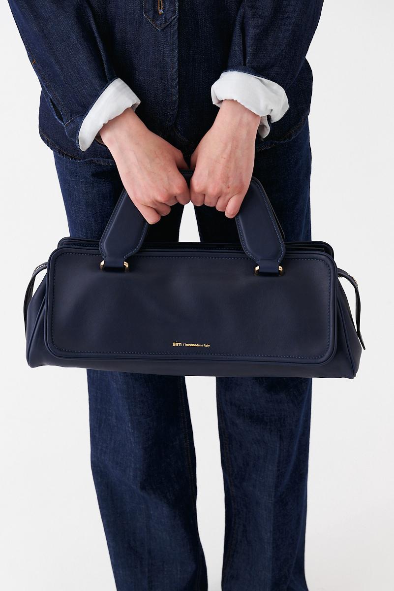 AIM Сумка OLIVIA из премиальной мягкой телячьей кожи оттенка navy blue