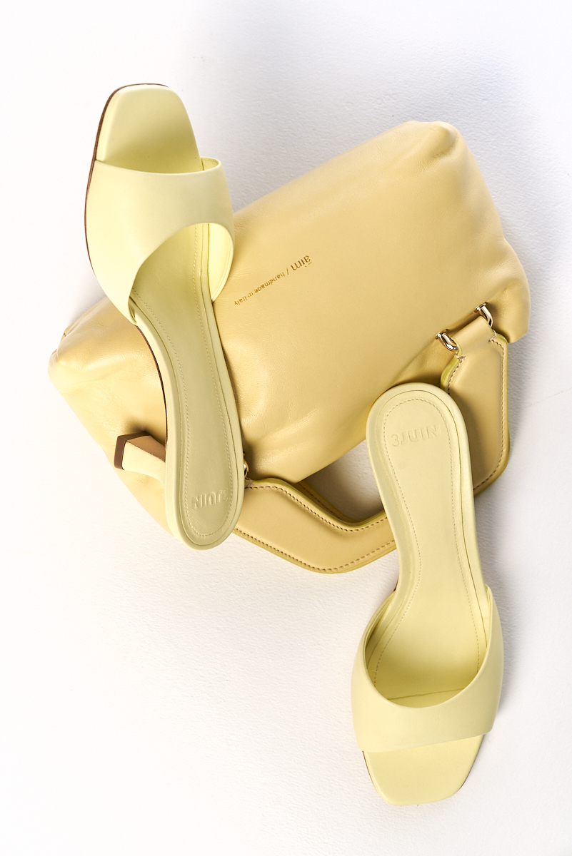 3JUIN Мюли на каблуке kitten из кожи наппа оттенка цитрон