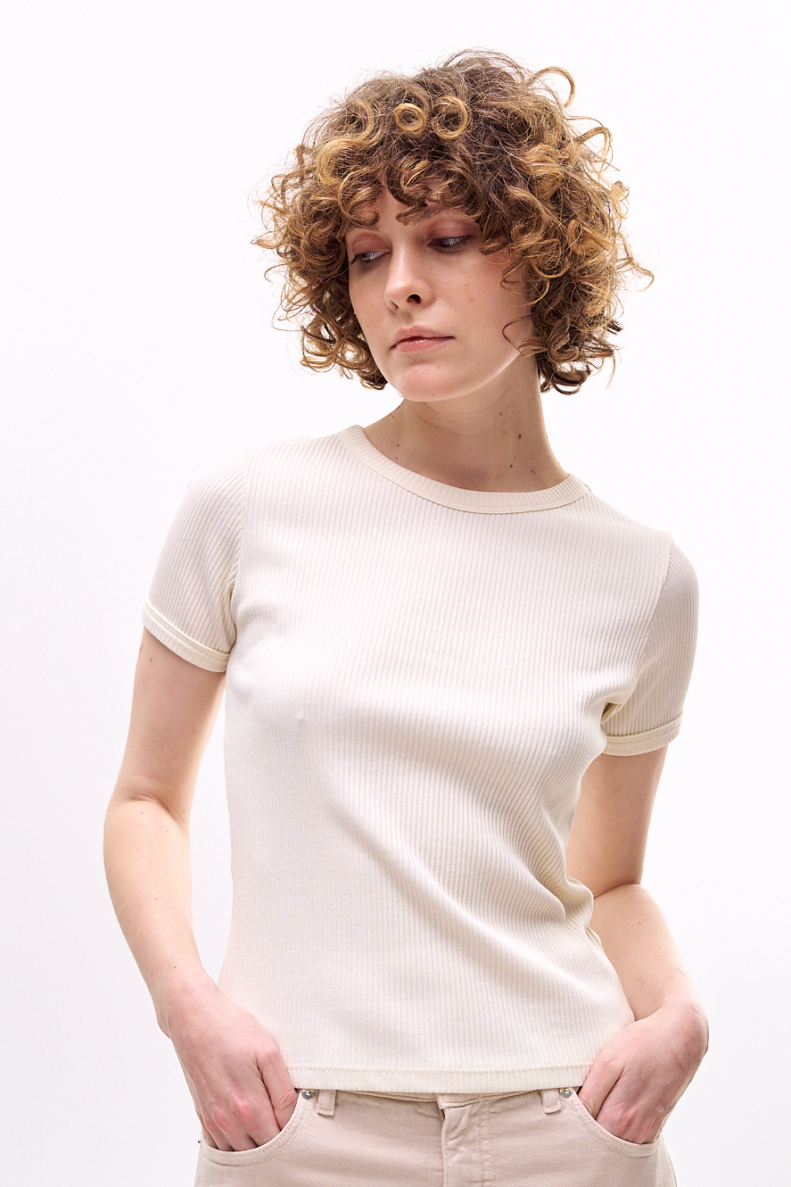 TELA Футболка из ребристого хлопка оттенка мела