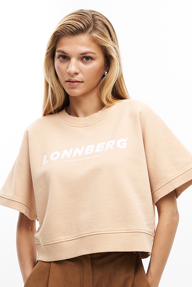 MARGAUX LONNBERG Свитшот-кроп из хлопка оттенка беж с фирменным принтом