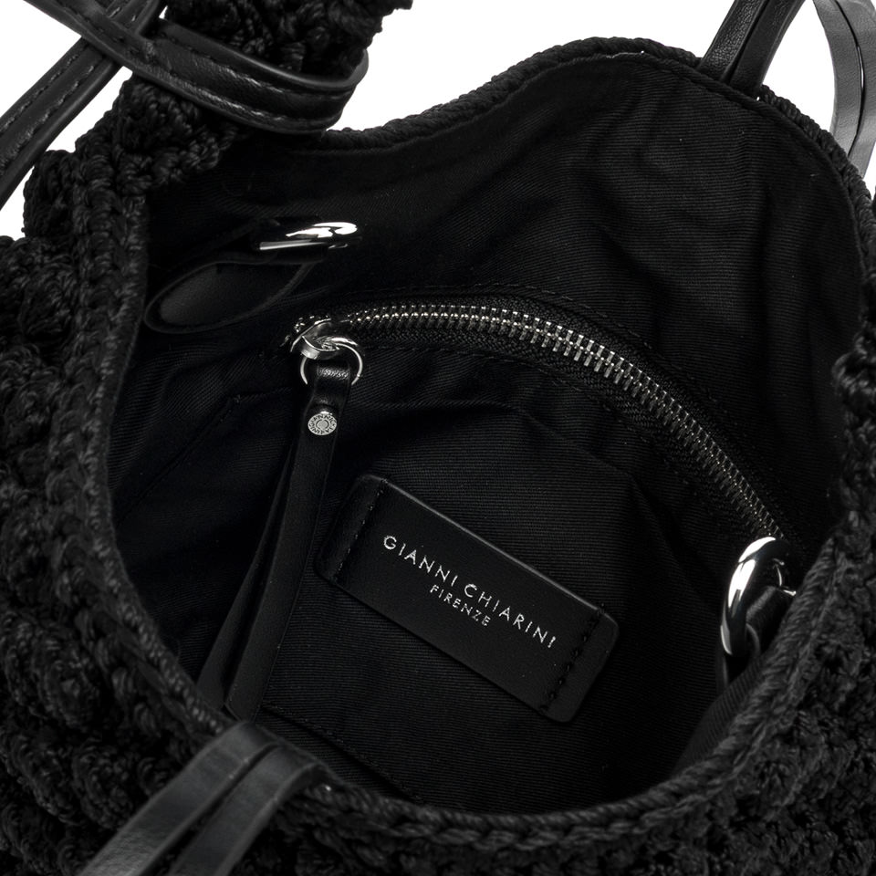 GIANNI CHIARINI  Сумка-корзинка BELLA из плетеной рафии «кроше» в черном цвете