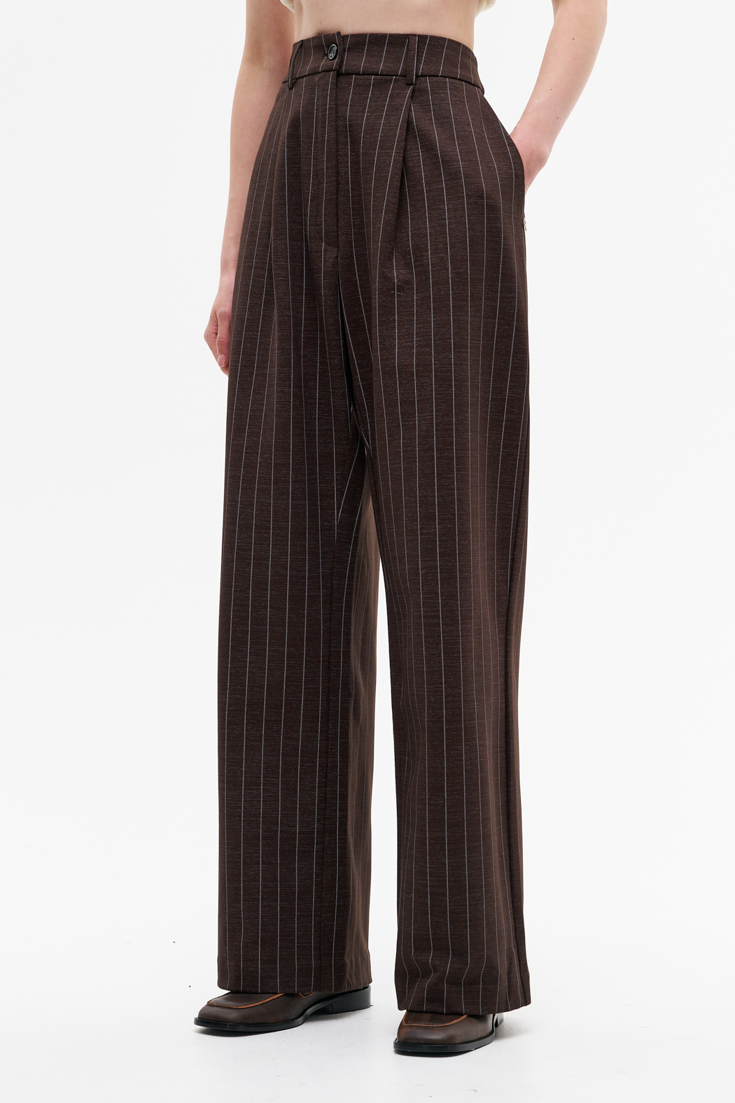 MEME ROAD Брюки с защипами из джерси оттенка шоколада с рисунком в полоску