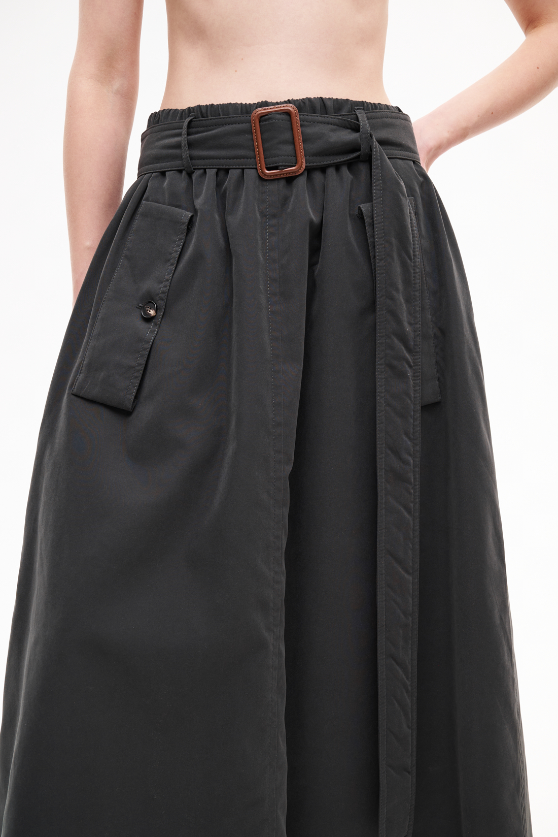 TELA Юбка-трапеция из утепленного бархатистого нейлона оттенка антрацит