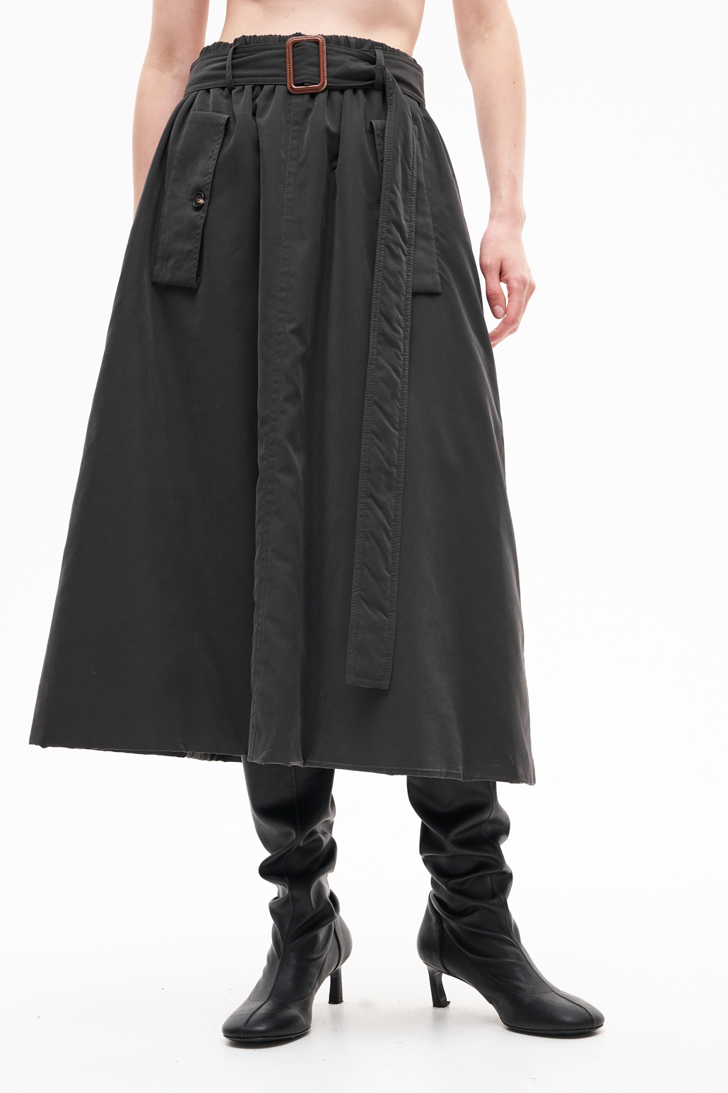 TELA Юбка-трапеция из утепленного бархатистого нейлона оттенка антрацит