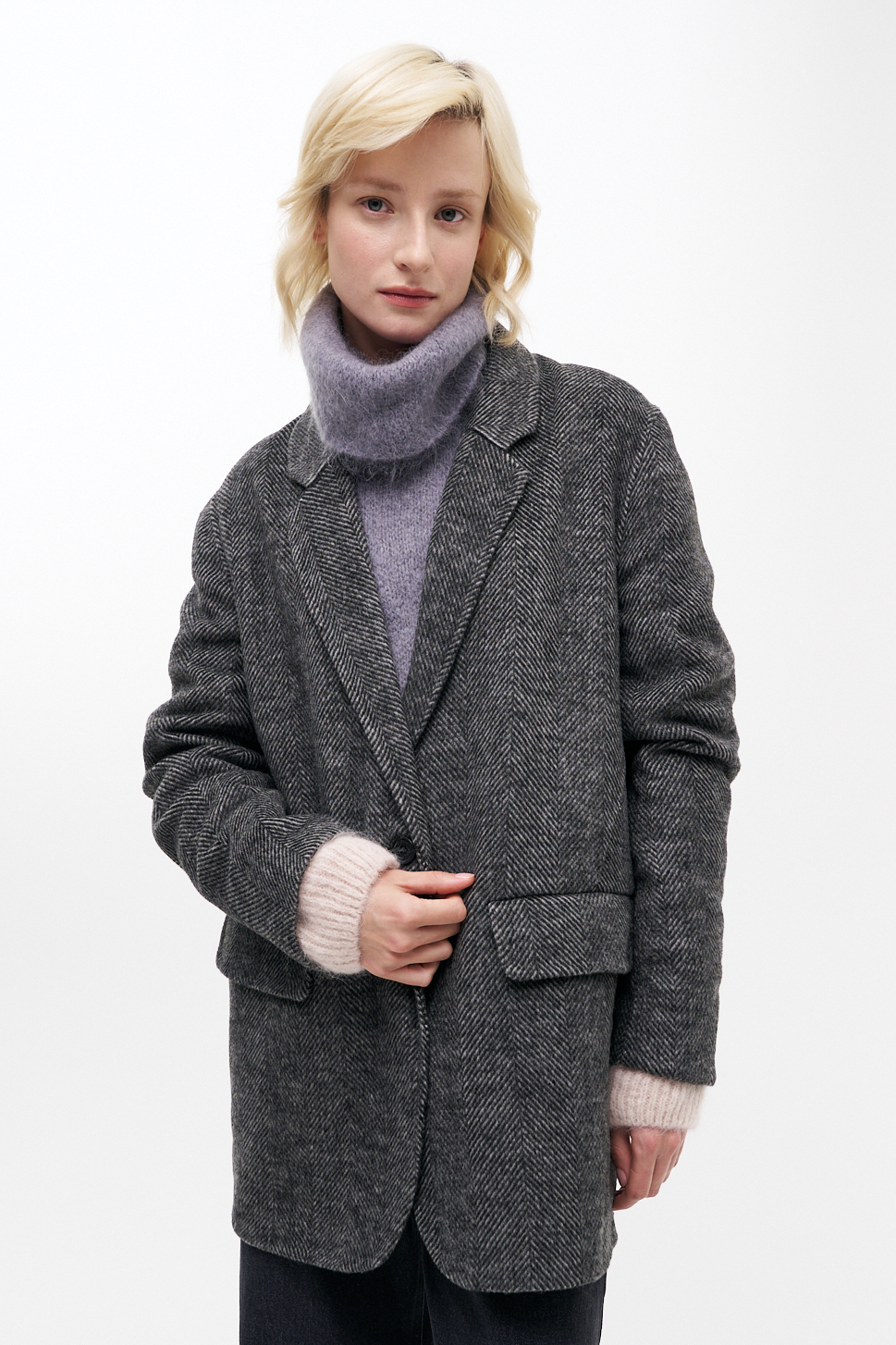 OTTOD'AME  Жакет из двухслойной пальтовой шерсти с деликатным рисунком «елочка» в  серо-черном цвете