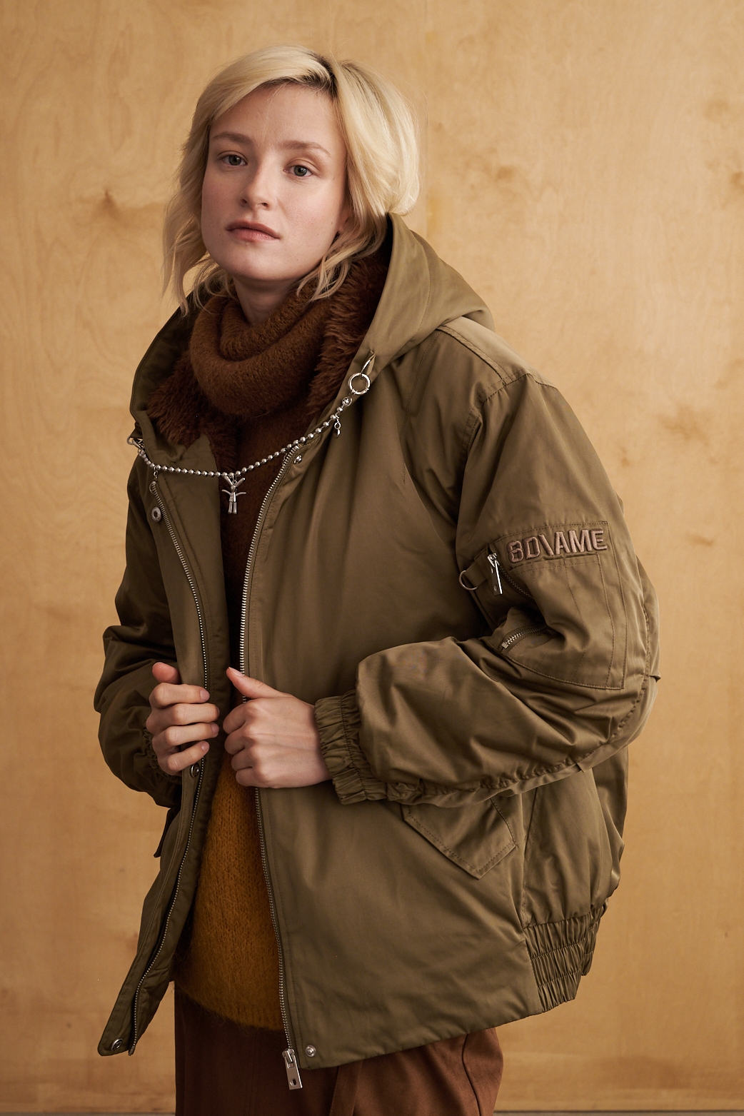 OTTOD'AME Бомбер-парка с внутренней меховой подстежкой и декоративной цепочкой