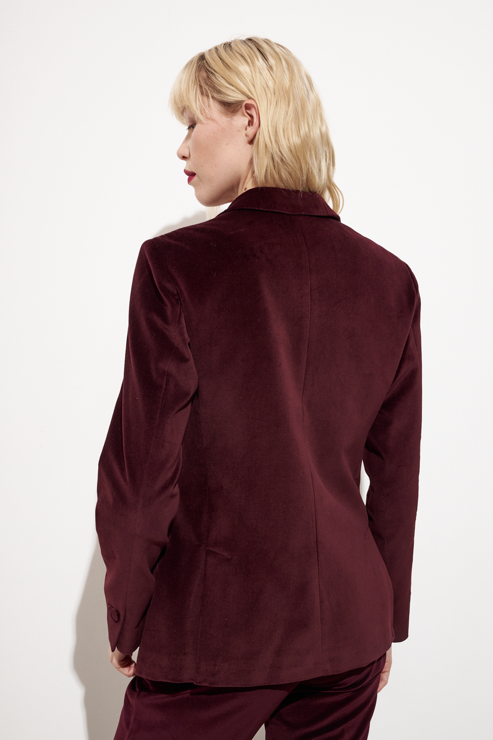 MERCÍ Жакет двубортный приталенного кроя из бархата оттенка бордо