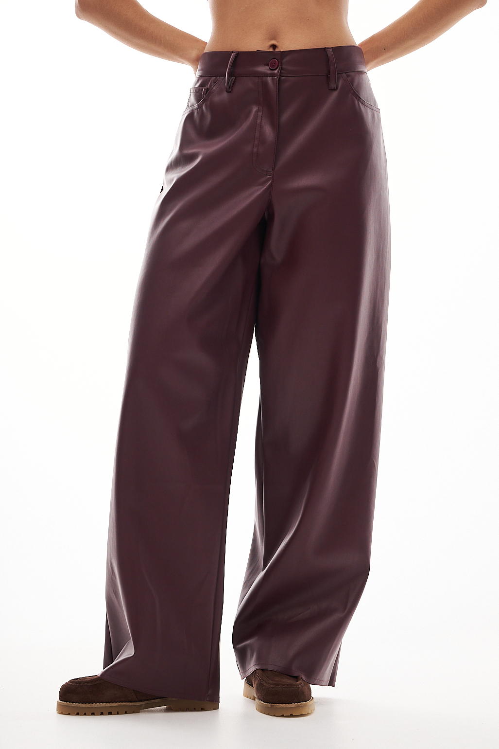 MERCÍ Брюки прямого кроя из эко-кожи оттенка бордо