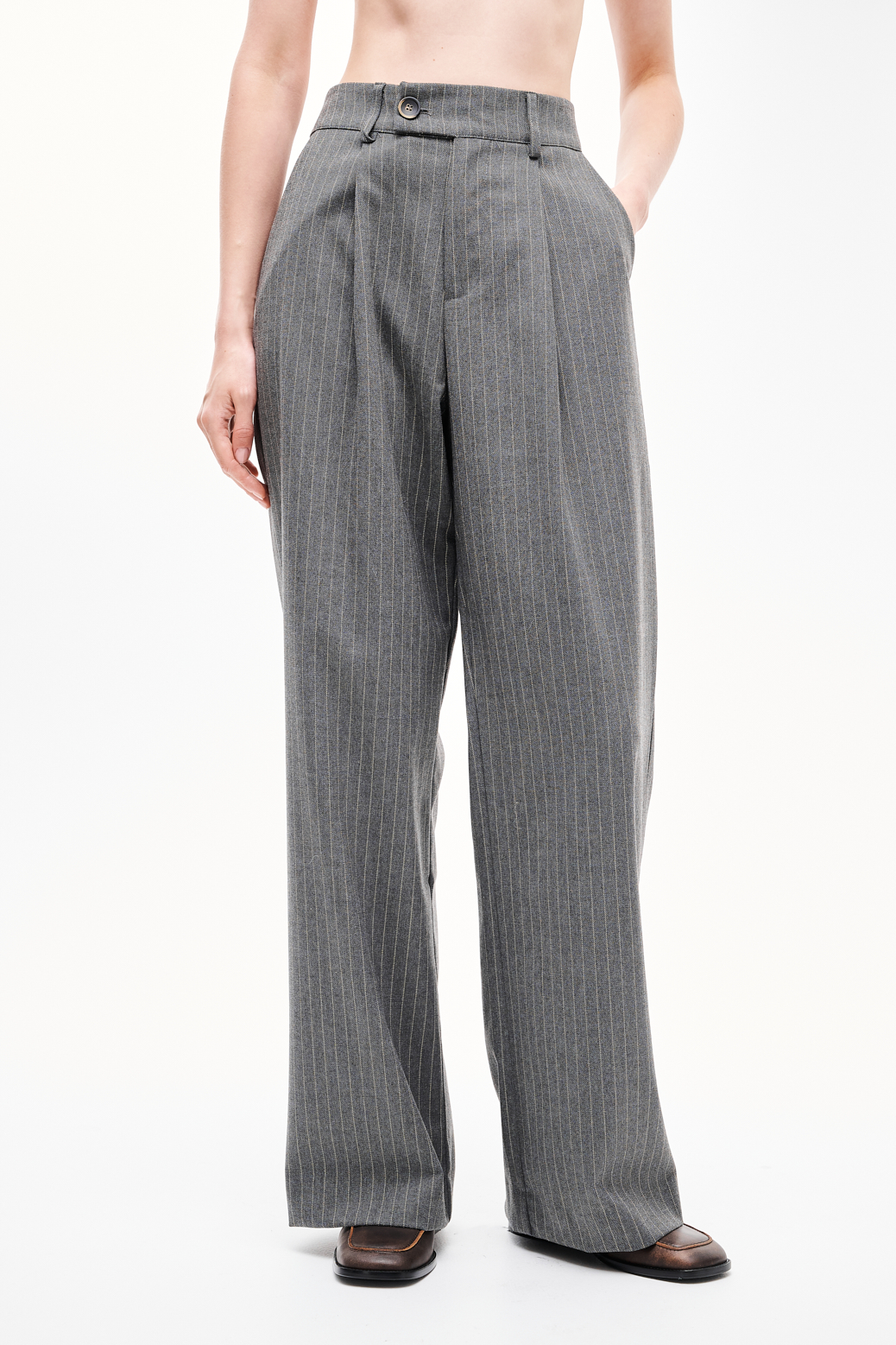 MEME ROAD Брюки прямого кроя оттенка карбон с рисунком в полоску