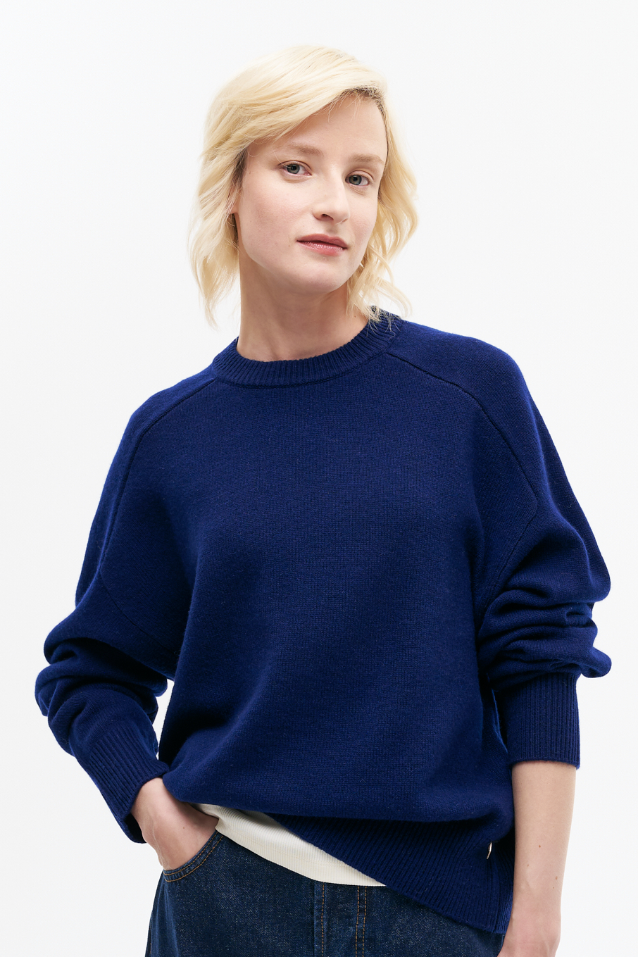 MEME ROAD Пуловер свободного кроя из нежной шерсти насыщенного темно-синего цвета