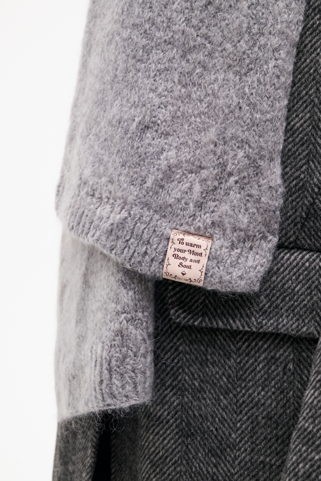 MEME ROAD Шарф из воздушного мохера серо-жемчужного оттенка