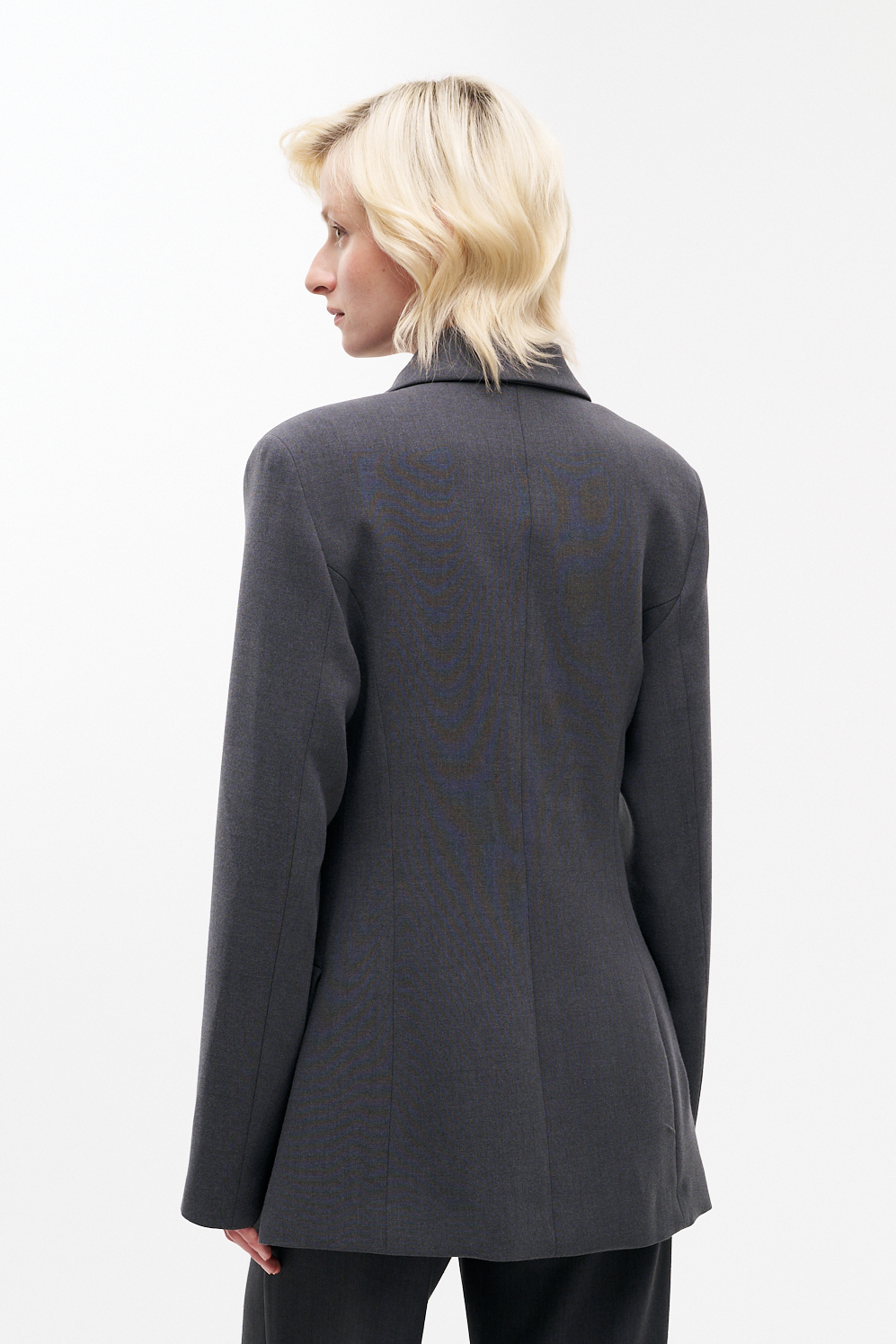 MEME ROAD Двубортный жакет силуэтного кроя из костюмной ткани оттенка антрацит