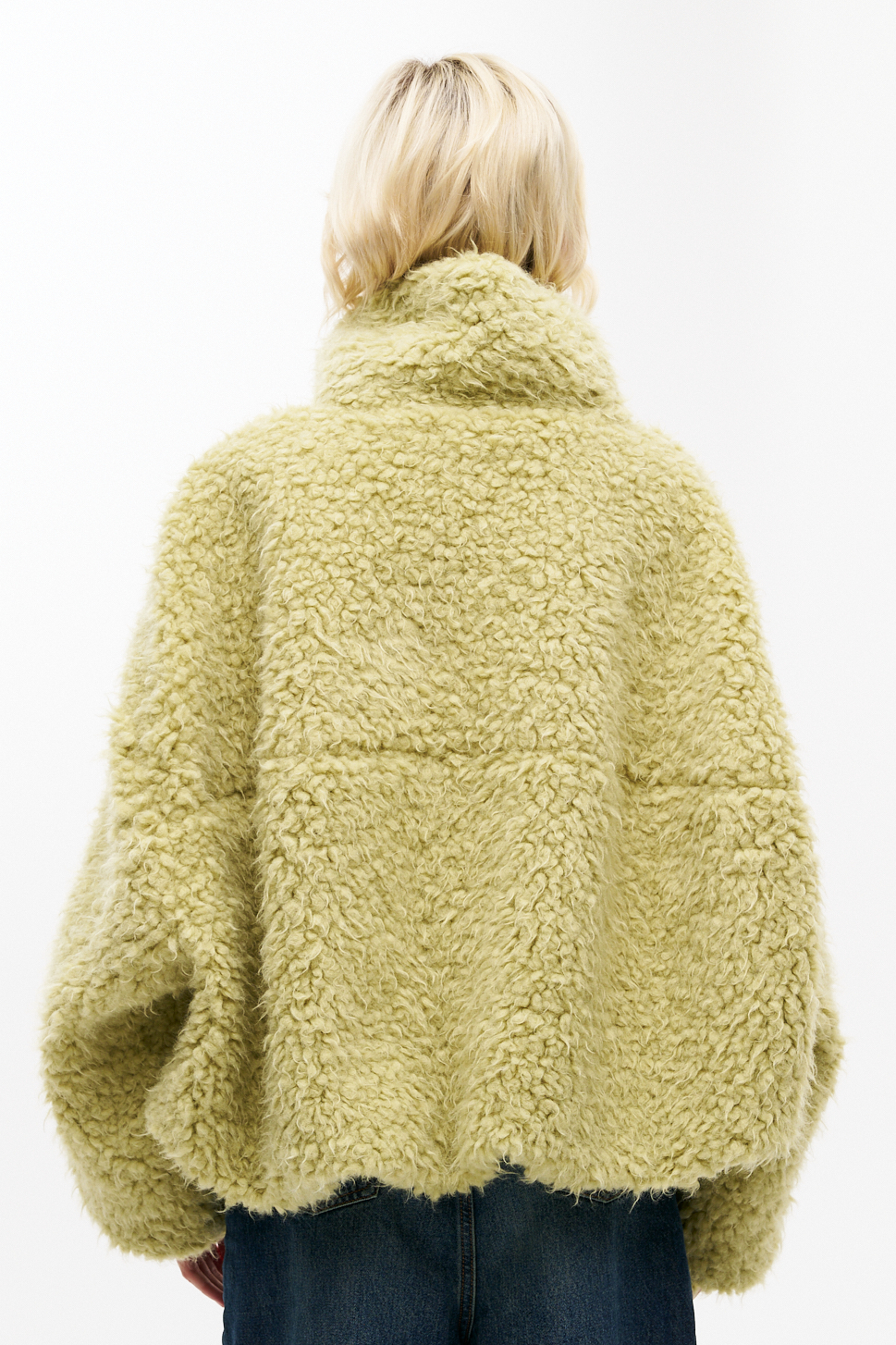 TELA Бомбер с воротником стойкой и скругленной линией плеча из эко-овчины оттенка фисташки