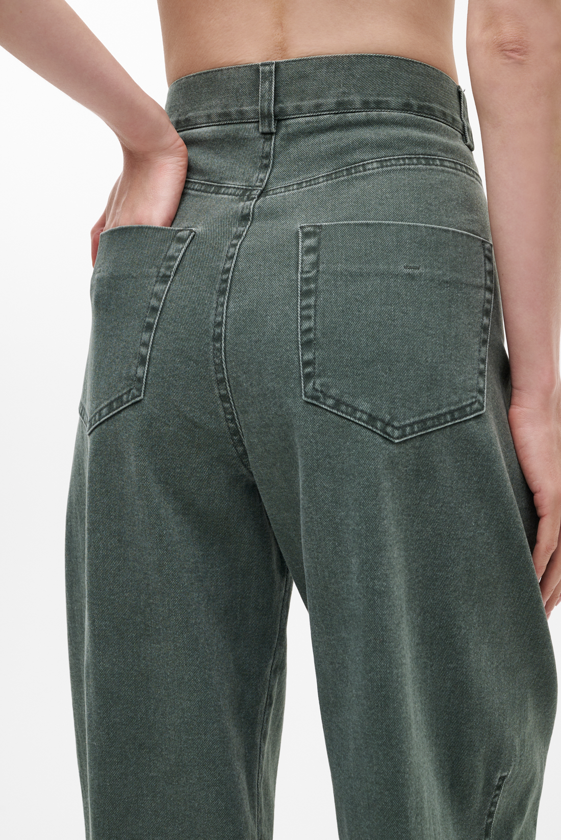 TELA Джинсы BAMBY со скругленной линией штанины из премиального денима оттенка нефрит