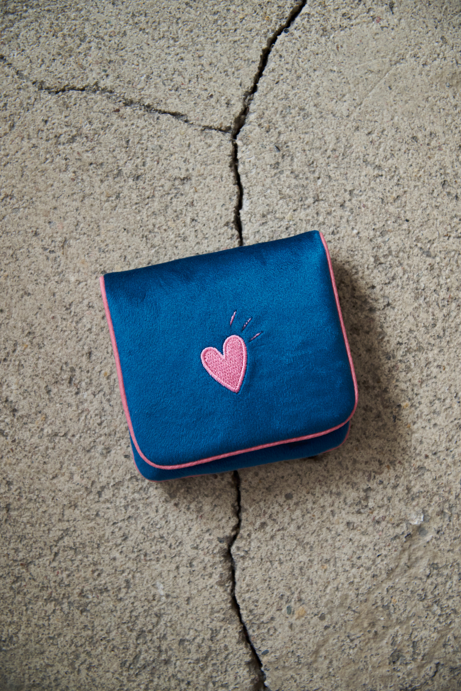 JF STORE Пауч для украшений из бархата оттенка индиго с фирменной вышивкой