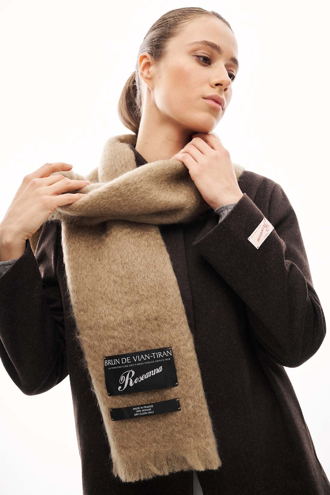 ROSEANNA Шарф из воздушного мохера от Maison Brun de Vian-Tiran оттенка олива. Limited edition