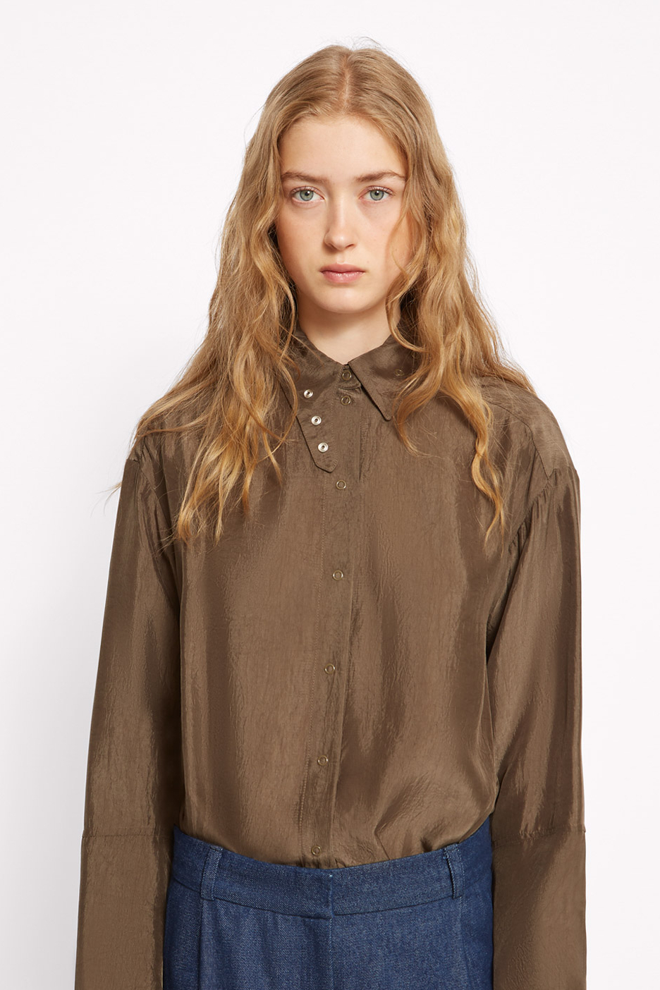 ROSEANNA  Рубашка ALLY с фигурным воротником из шелка оттенка какао