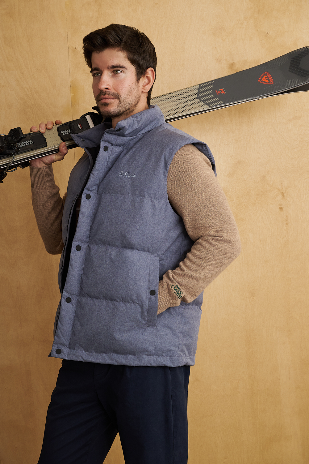 MC2 SAINT BARTH  Жилет с прямой стежкой и воротником стойкой из технологичного нейлона фактуры под кашемир оттенка деним