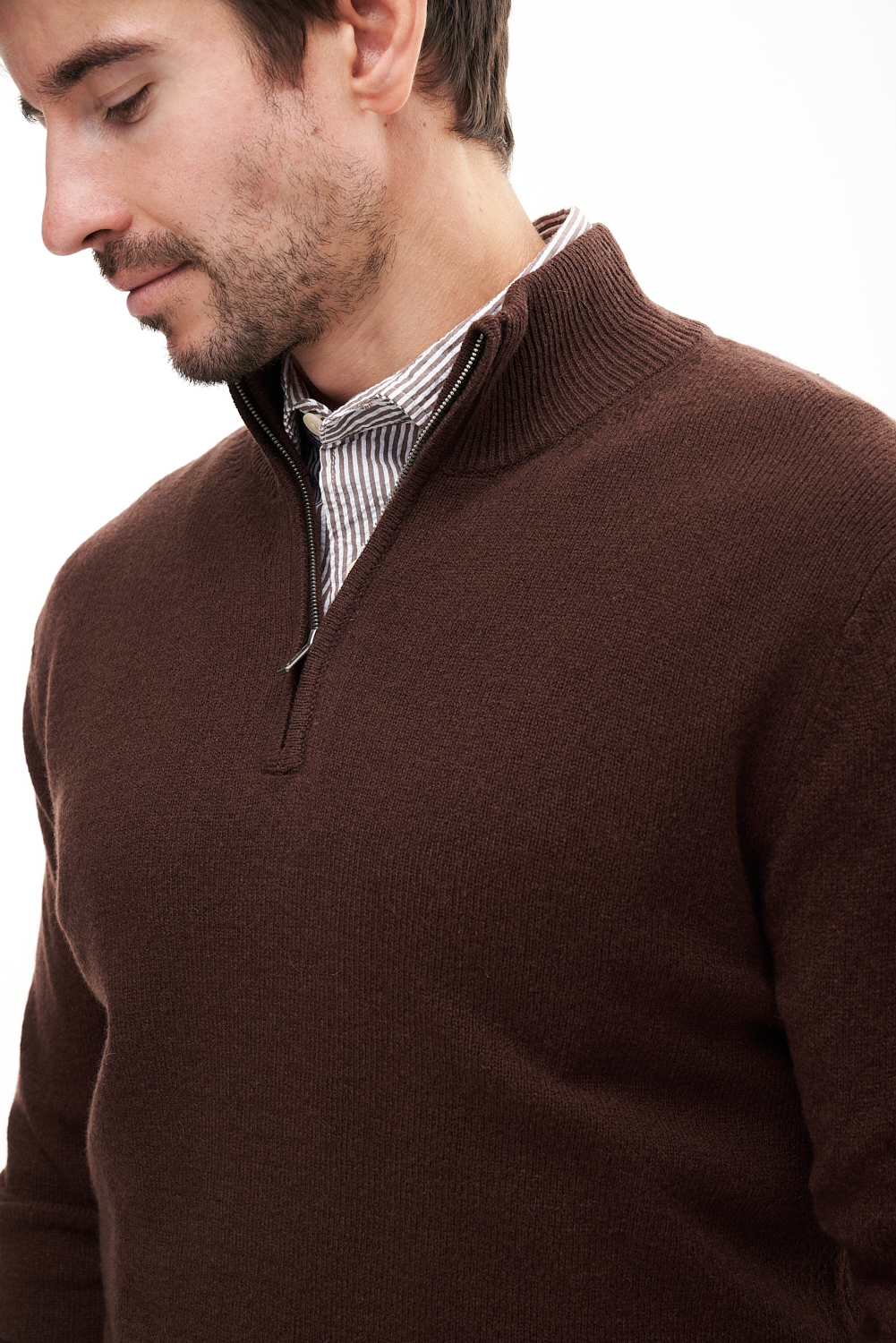 MC2 SAINT BARTH  Пуловер с воротником стойкой с застежкой на молнии из овечьей шерсти оттенка горького шоколада