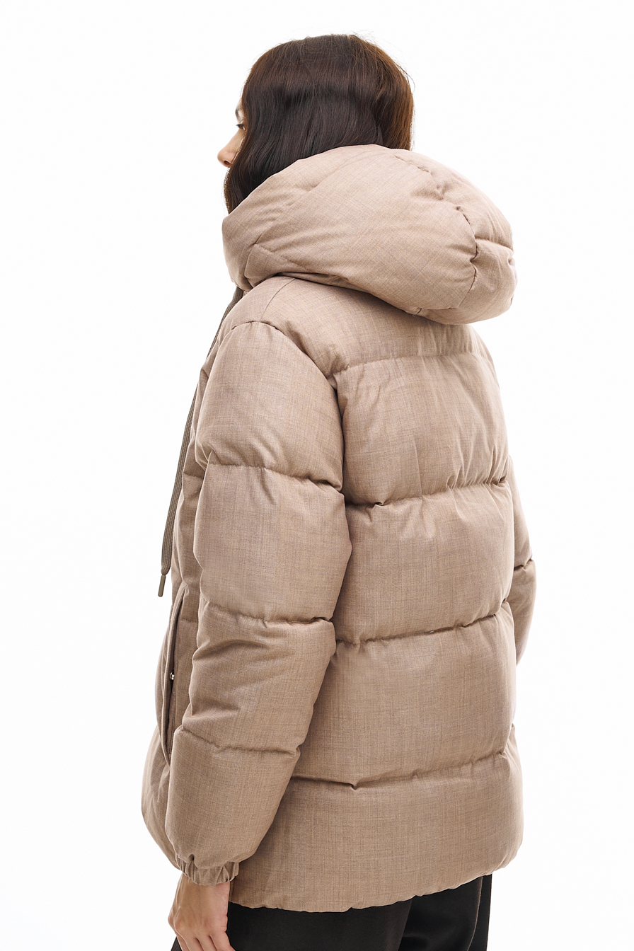 MC2 SAINT BARTH Пуховик с прямой стежкой и капюшоном из технологичного нейлона под кашемир песочного оттенка