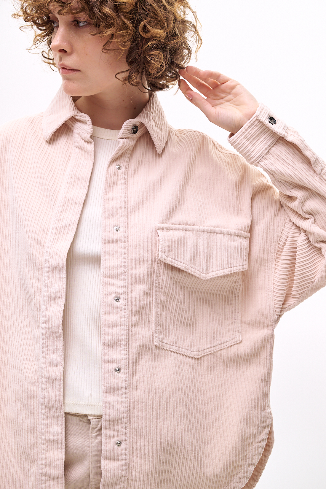 nine:inthe:morning Рубашка c накладным карманом ROSA из кордового вельвета оттенка экрю