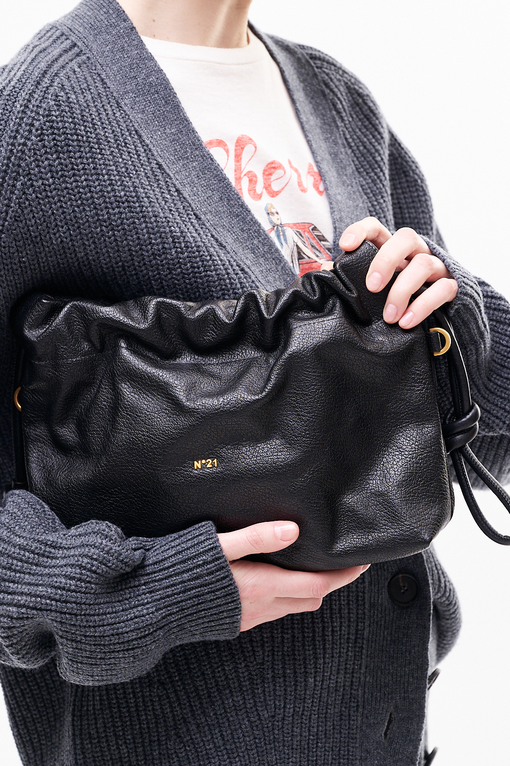 N21 Сумка EVA на кулиске из премиальной телячьей кожи черного оттенка