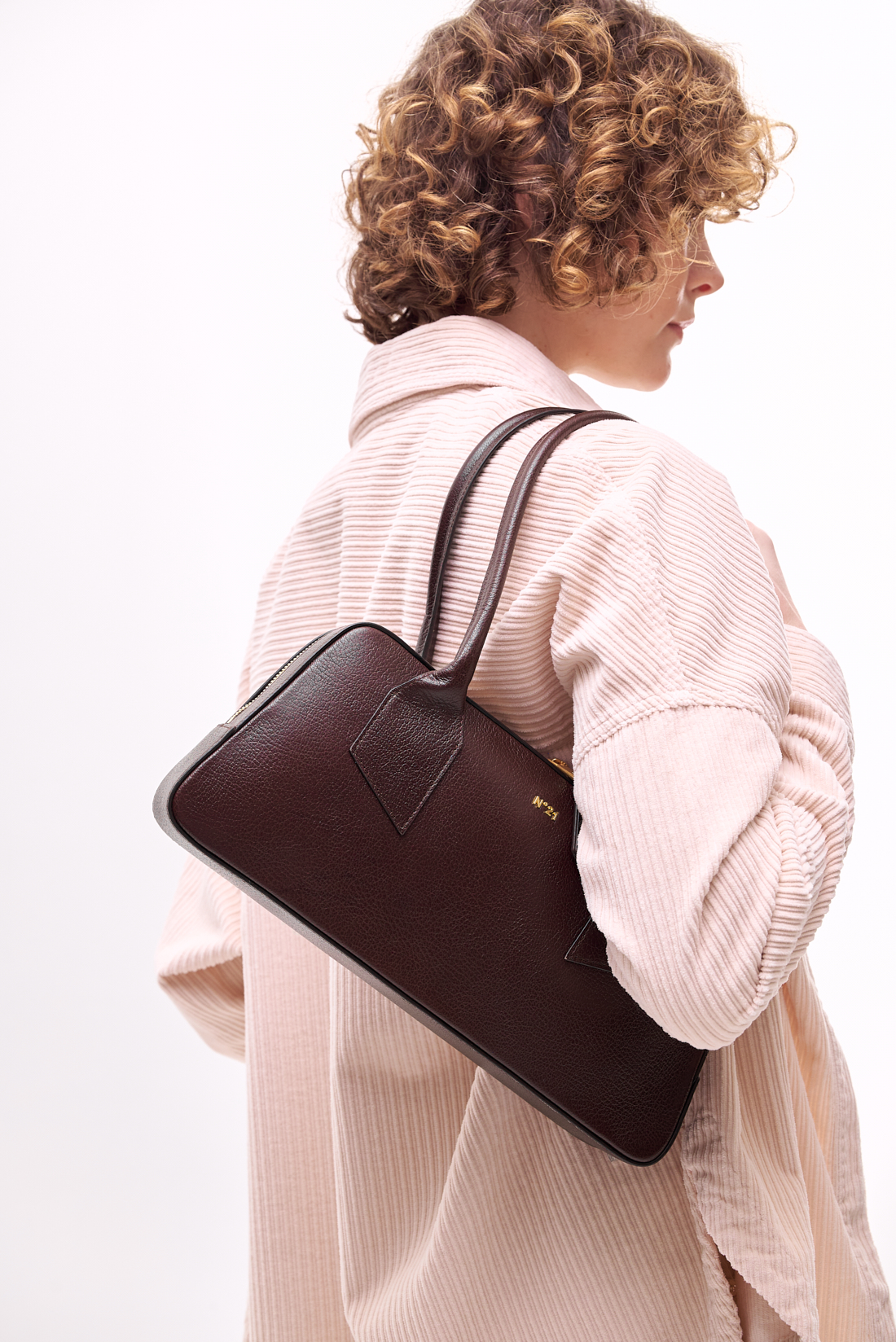 N21 Сумка Malibu Medium из премиальной кожи теленка кофейного оттенка с матовым финишем