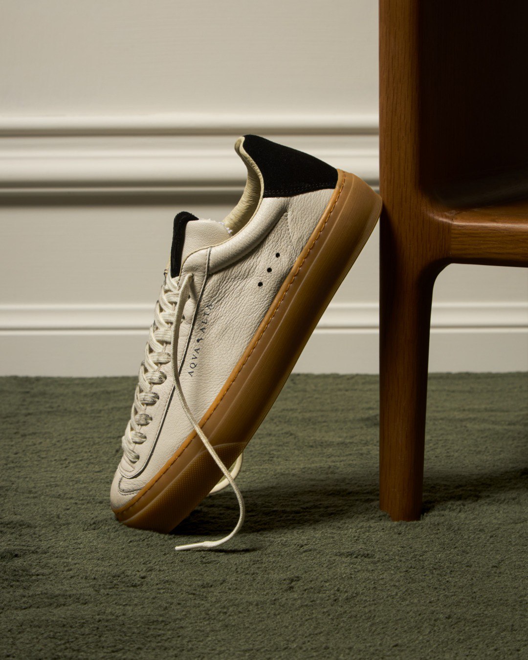 AQVA ALTA Кеды на шнуровке из плотной телячьей кожи с черным задником