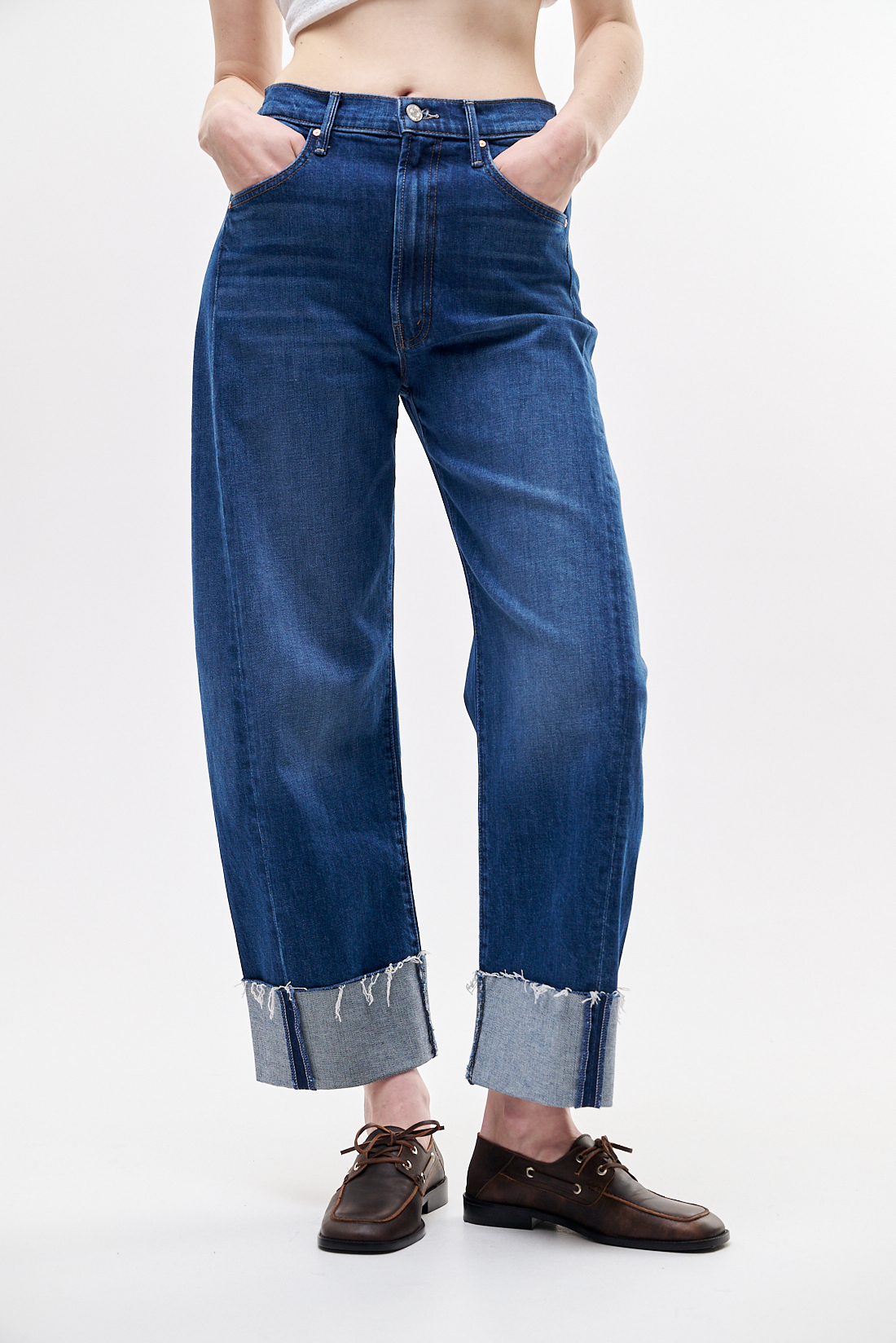 MOTHER Джинсы The Half-Pipe c косыми боковыми швами и отворотами из денима superior