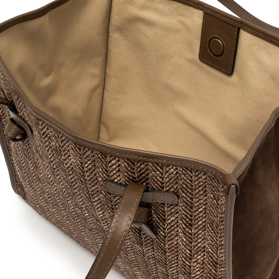 GIANNI CHIARINI Сумка-тоут Marcella Medina из плетеной рафии и хлопка оттенка бронзы с бортами из премиальной замши