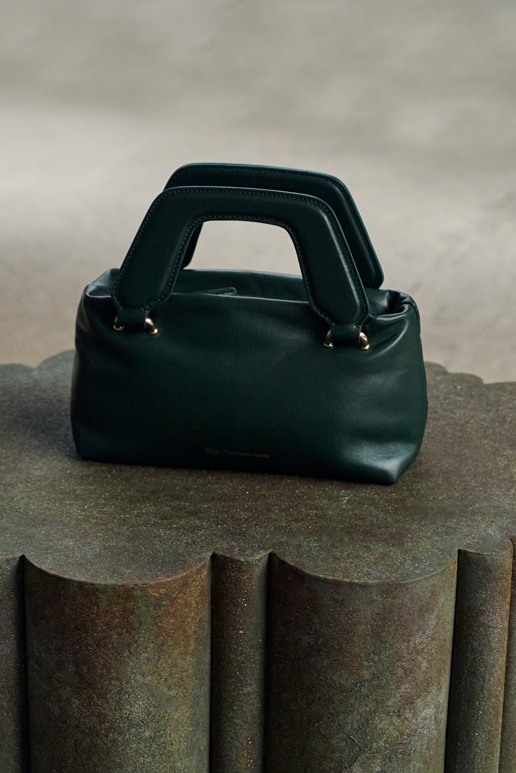 Āim Сумка ALICE nano из премиальной кожи наппа бутылочного оттенка